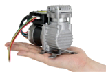 משאבת בוכנה Brushless DC-Motor מסדרה DP0410-X2 מבית Nitto Kohki